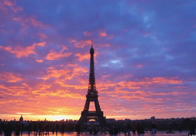 Travel to eifell tower