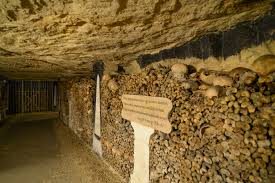 visit catacomb in paris